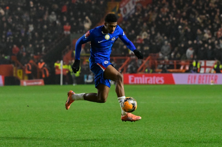 世界杯直播软件更新-天空：水晶宫有意切尔西后卫阿昌庞 俱乐部间尚未进行正式对话