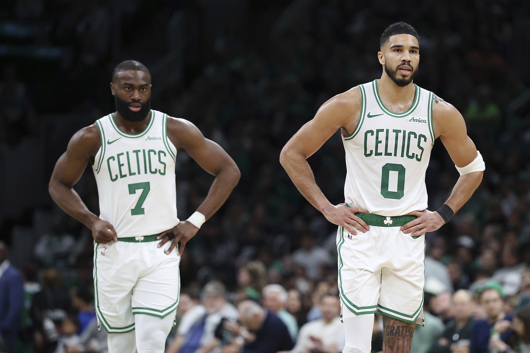 世界杯直播软件更新-海沃德：塔图姆&amp;布朗是联盟中最好的两名侧翼之一 绿军球迷真有福